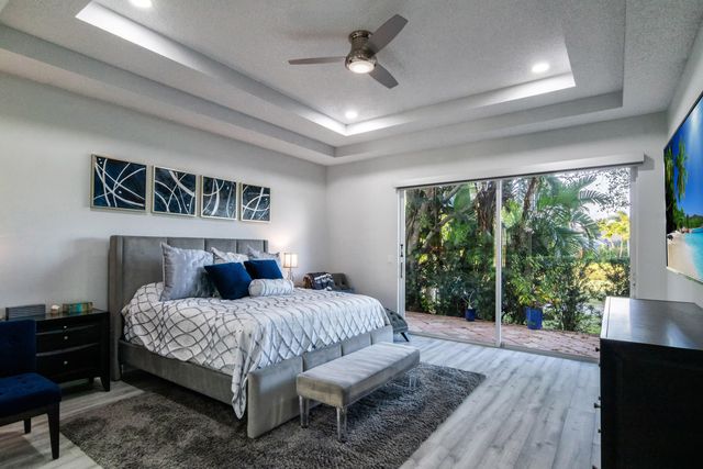 10726 Greenbriar Villa Drive, Lake Worth, FL 33449