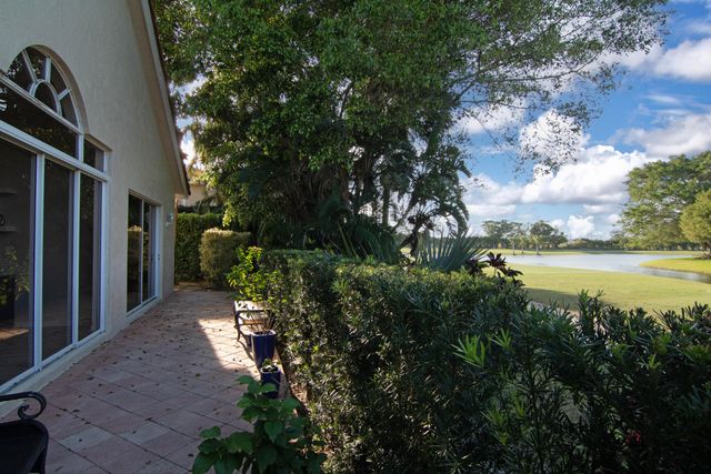 10726 Greenbriar Villa Drive, Lake Worth, FL 33449