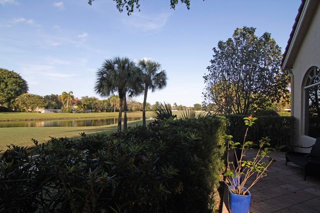 10726 Greenbriar Villa Drive, Lake Worth, FL 33449