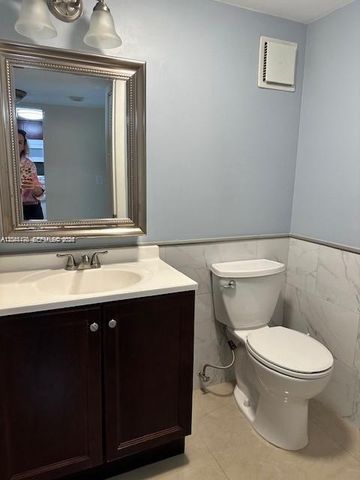 10845 SW 112th Ave 211, Miami, FL 33176