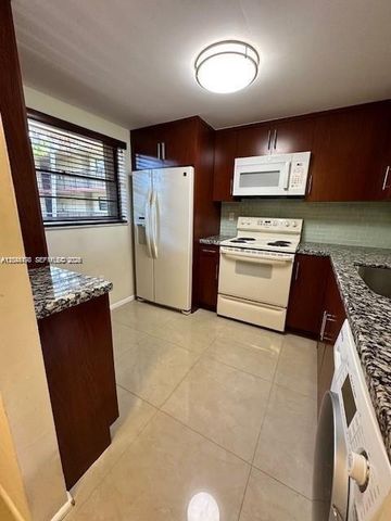 10845 SW 112th Ave 211, Miami, FL 33176