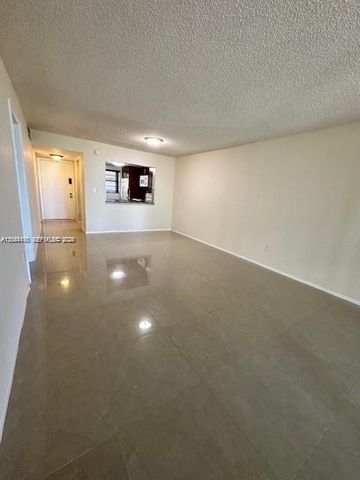 10845 SW 112th Ave 211, Miami, FL 33176