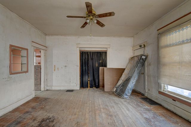 1121 AVENUE B, Council Bluffs, IA 51501