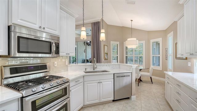 7928 SUNTREE GLEN, Bradenton, FL 34202