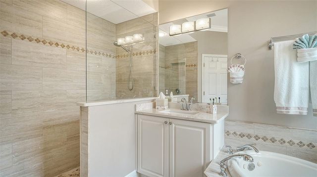 7928 SUNTREE GLEN, Bradenton, FL 34202