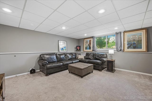 1612 Forrest Boulevard, St. Charles, IL 60174