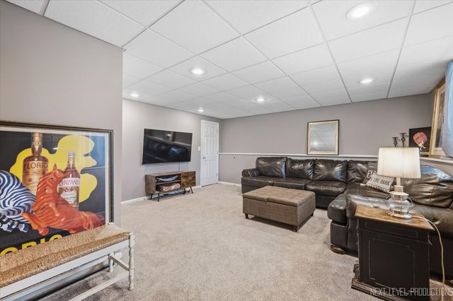 1612 Forrest Boulevard, St. Charles, IL 60174