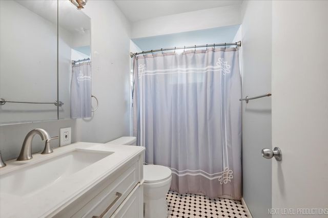 1612 Forrest Boulevard, St. Charles, IL 60174