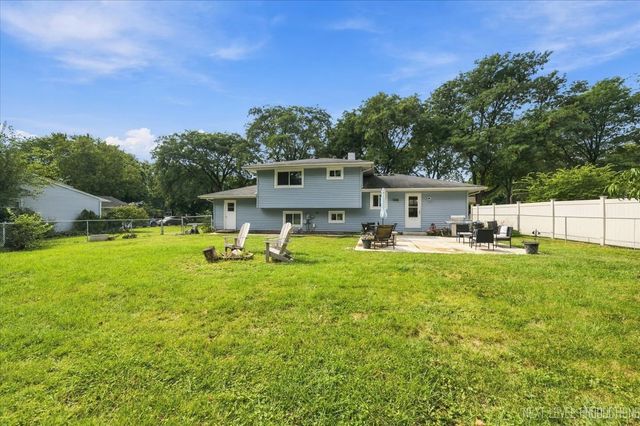 1612 Forrest Boulevard, St. Charles, IL 60174