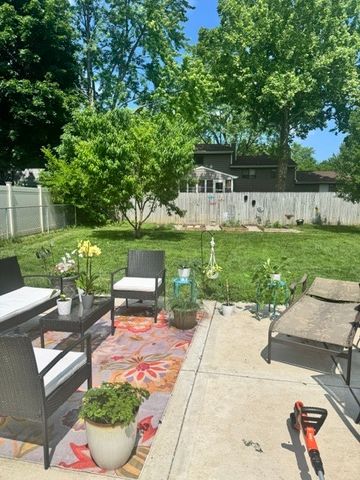 1612 Forrest Boulevard, St. Charles, IL 60174