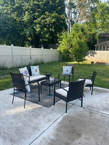 1612 Forrest Boulevard, St. Charles, IL 60174