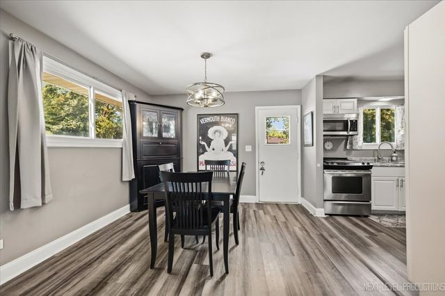 1612 Forrest Boulevard, St. Charles, IL 60174