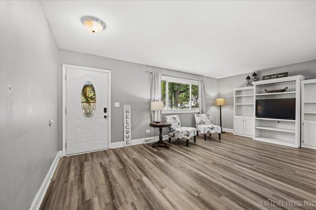 1612 Forrest Boulevard, St. Charles, IL 60174