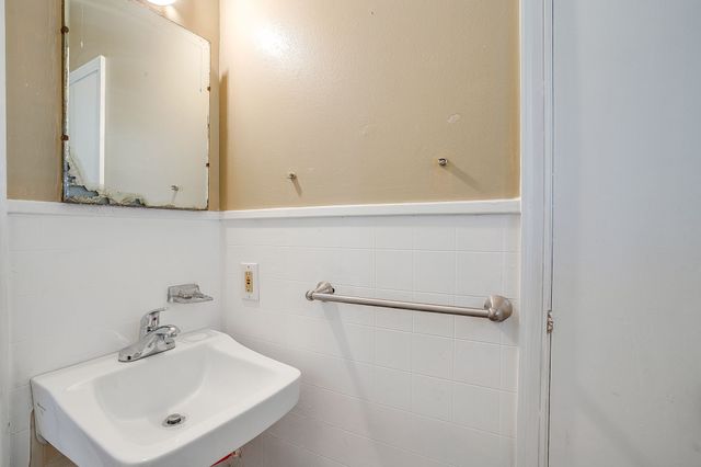 3216 Cockrell Avenue, Fort Worth, TX 76109