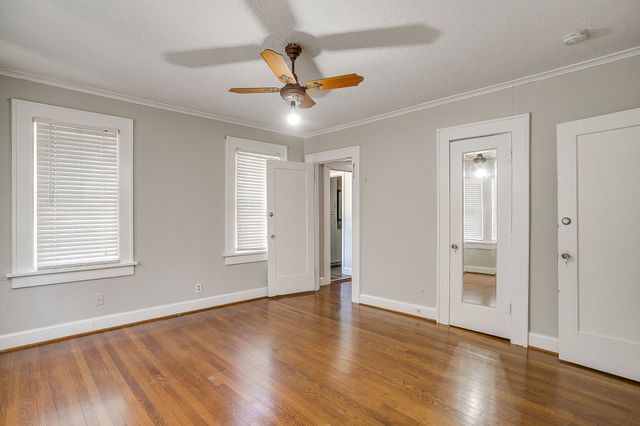 3216 Cockrell Avenue, Fort Worth, TX 76109