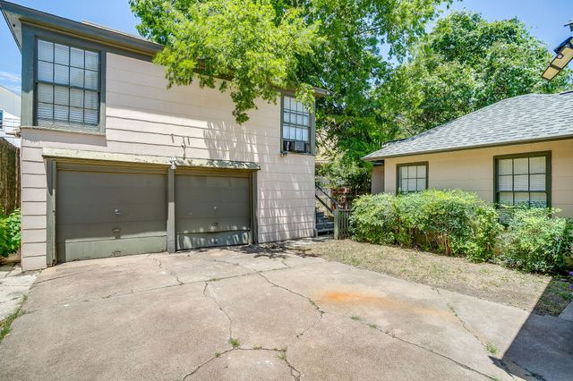 3216 Cockrell Avenue, Fort Worth, TX 76109