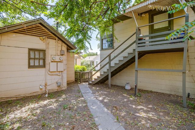 3216 Cockrell Avenue, Fort Worth, TX 76109
