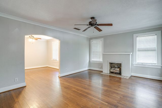 3216 Cockrell Avenue, Fort Worth, TX 76109