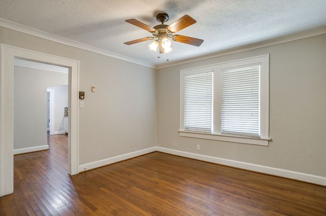 3216 Cockrell Avenue, Fort Worth, TX 76109