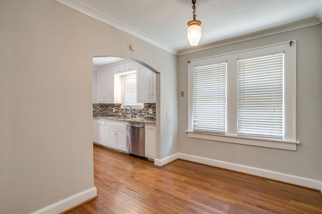 3216 Cockrell Avenue, Fort Worth, TX 76109
