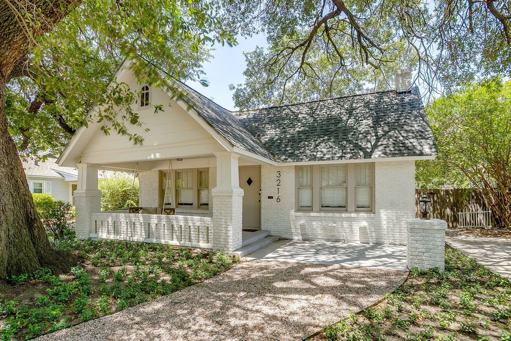 3216 Cockrell Avenue, Fort Worth, TX 76109
