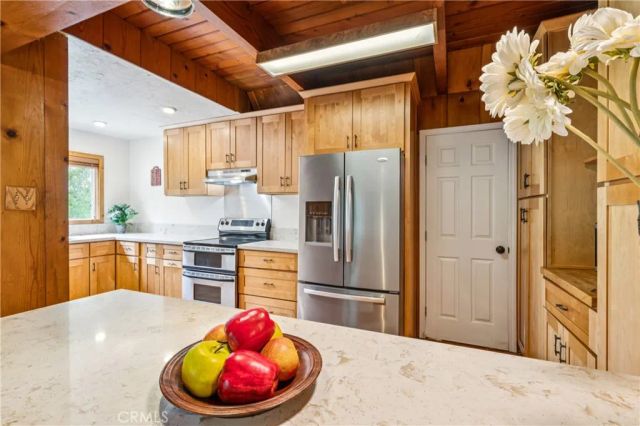 189 St Hwy 173, Lake Arrowhead, CA 92352