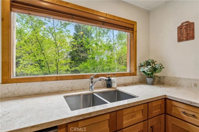 189 St Hwy 173, Lake Arrowhead, CA 92352