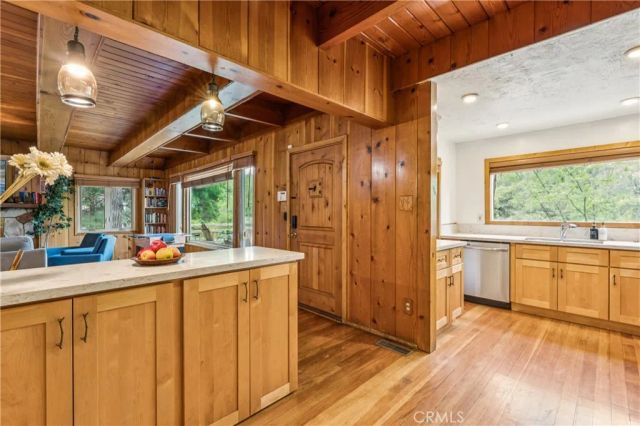 189 St Hwy 173, Lake Arrowhead, CA 92352