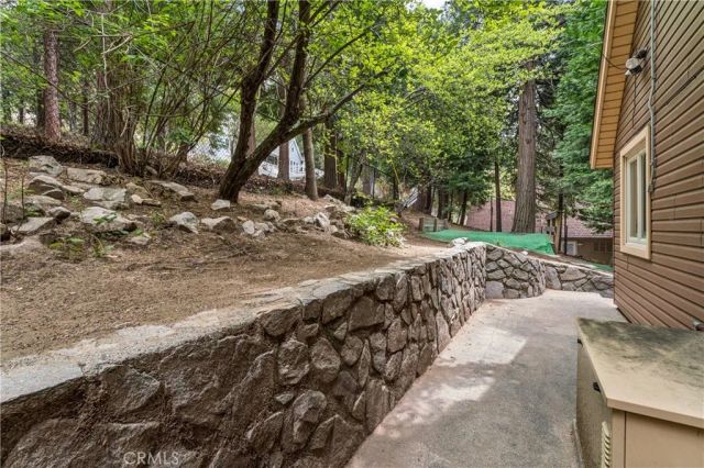 189 St Hwy 173, Lake Arrowhead, CA 92352