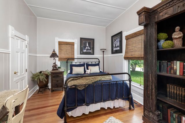 109 N 8th Street, Ozark, MO 65721