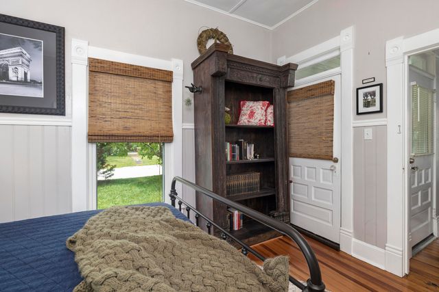 109 N 8th Street, Ozark, MO 65721