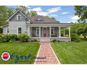 109 N 8th Street, Ozark, MO 65721