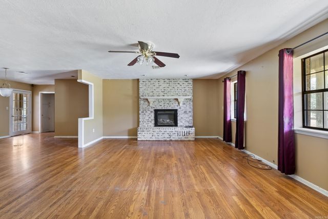 21 Center Street, Ward, AR 72176