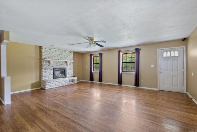 21 Center Street, Ward, AR 72176