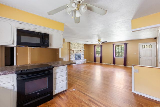 21 Center Street, Ward, AR 72176