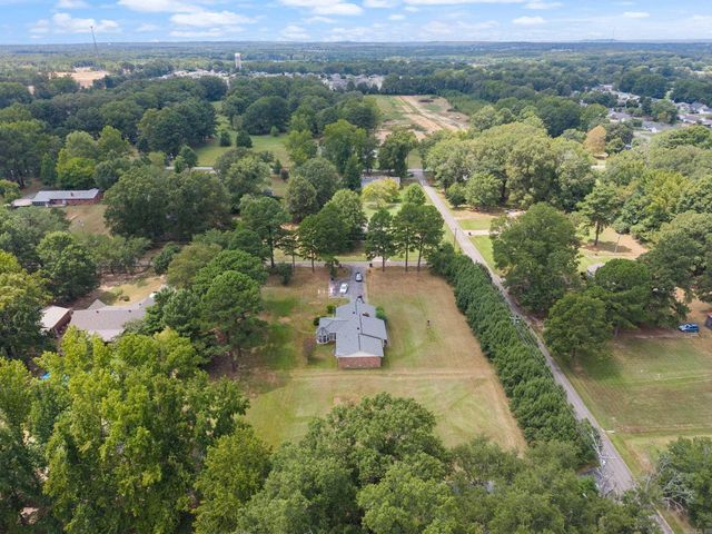 21 Center Street, Ward, AR 72176