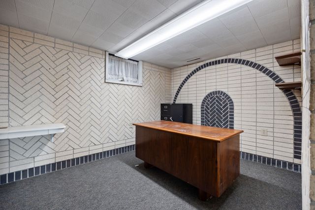 1002 Carroll Avenue, Ames, IA 50010