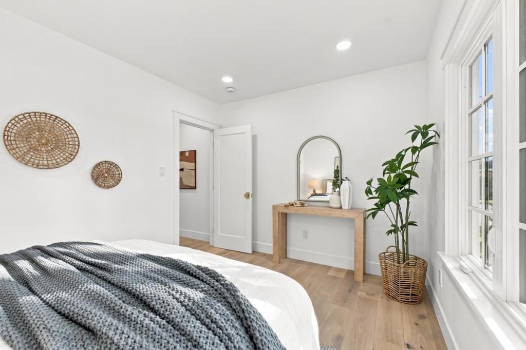 Image 14 of property listing at 1596 Mckendrie Street, San Jose, CA 95126
