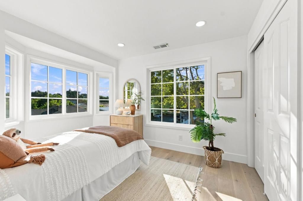 Image 26 of property listing at 1596 Mckendrie Street, San Jose, CA 95126
