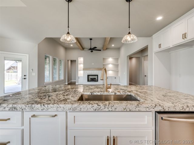 17826 S 48th East Avenue, Bixby, OK 74008
