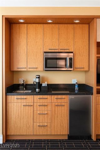 2000 North Fashion Show Drive 4000, Las Vegas, NV 89109