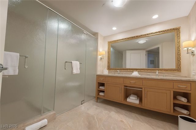 2000 North Fashion Show Drive 4000, Las Vegas, NV 89109