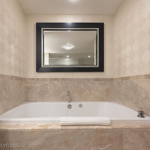 2000 North Fashion Show Drive 4000, Las Vegas, NV 89109