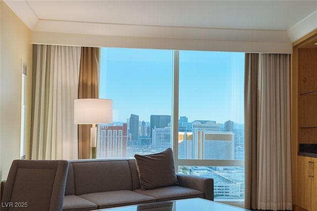 2000 North Fashion Show Drive 4000, Las Vegas, NV 89109