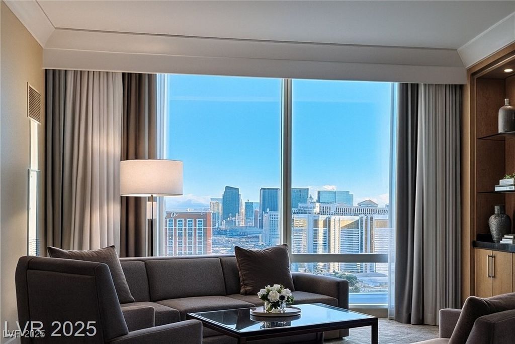 2000 North Fashion Show Drive 4000, Las Vegas, NV 89109