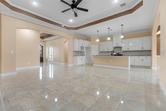 225 Kalmer St Street, Pasadena, TX 77502