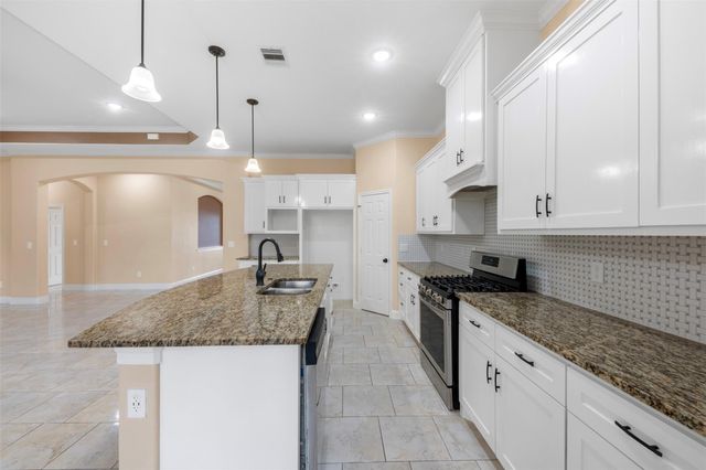 225 Kalmer St Street, Pasadena, TX 77502