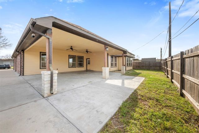 225 Kalmer St Street, Pasadena, TX 77502