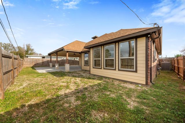 225 Kalmer St Street, Pasadena, TX 77502