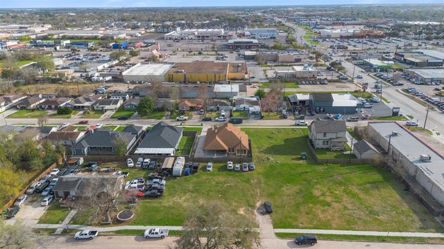 225 Kalmer St Street, Pasadena, TX 77502
